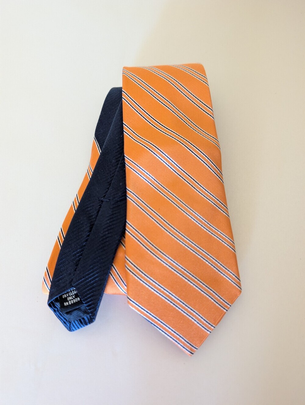 Roundtree and Yorke Trademark Slim 100% Silk Tie Orange and Navy